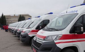Порошенко передал Донецкой области 60 автомобилей скорой помощи (фото)