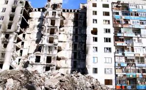 Жители разрушенного дома №17 в Лисичанске начали получать компенсацию