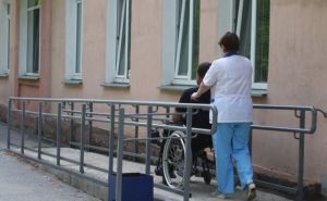 Перечень медучреждений и аптек в Луганске, оборудованных пандусами