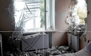 В Марьинке пятиэтажка попала под обстрел из артиллерии (фото)
