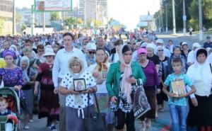 В Луганске прошел Крестный ход во славу города (фото)