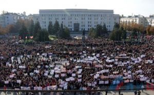 В Луганске прошел митинг против ввода на Донбасс вооруженных миссий (фото)