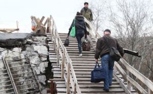 На мосту в Станице Луганской хотят организовать дежурство волонтеров