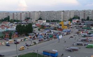 В Луганске демонтируют киоски на кольце в квартале Мирный