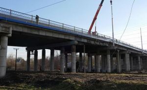 В Константиновке завершают капитальный ремонт путепровода