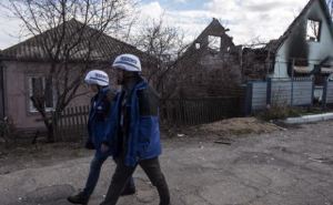Наблюдатели ОБСЕ из-за мин не смогли проехать из Катериновки в Попасную