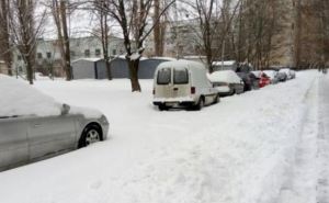 Харьковские спасатели вытащили из снежных заносов 16 машин