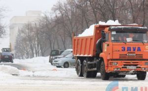 В Луганске для обработки дорог использовали 700 тонн песчано-соляной смеси