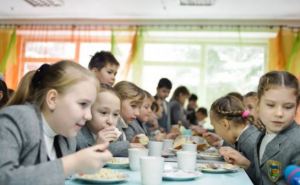 В Харькове ввели градацию стоимости питания в детских учреждениях по возрасту детей
