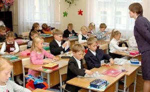 Занятия в школах Луганска возобновляются с 23 января