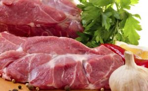 В ЛНР запретили ввозить мясо и сало из Украины