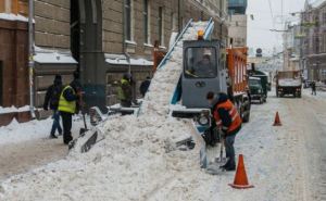 С дорог Харькова вывезено 82 тысячи кубометров снега