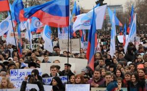 В Луганске прошел митинг против ж/д блокады Донбасса (фото)