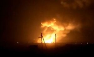 Взрывы на складе боеприпасов в Харьковской области.  Эвакуируют 15 тысяч жителей (видео)