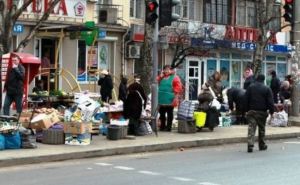 В Луганске с начала года провели 218 рейдов по борьбе со стихийной торговлей (видео)