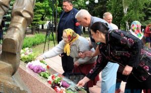 В Луганске прошел митинг в честь годовщины вывода войск из Афганистана