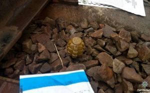 В Рубежном дети нашли боевую гранату во время игры у железной дороги
