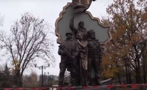 В Луганске снова восстановили памятник «Они отстояли Родину» (видео)