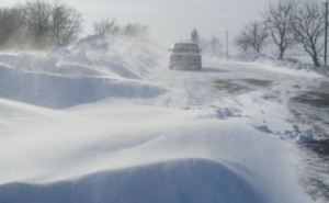 В Луганске спасли из снежного плена 14 автомобилей и 50 человек
