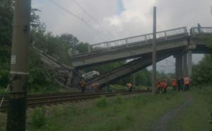Взорван мост на трассе Красный Луч — Луганск: соцсети (фото)