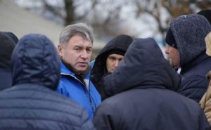 На Луганщине будет новый губернатор. Гарбуз уволен, нардеп Шахов будет проталкивать своего человека. (Читать до конца)
