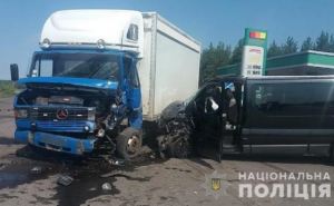 Маршрутка столкнулась с грузовиком по дороге из Станицы Луганской в Северодонецк. Восемь пострадавших