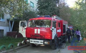 В Луганске при пожаре в многоквартирном доме на Рислянда спасли мужчину. ФОТО