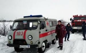 За сутки спасатели дважды вытаскивали из снега машины скорой помощи