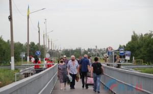 Через КПВВ «Станица Луганская» в среду всего прошло 1108 человек. Через КПВВ «Марьинка» — всего 2.