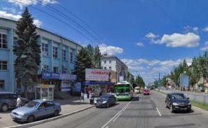 В Луганске перенесены остановки городских автобусных маршрутов с улицы Советской