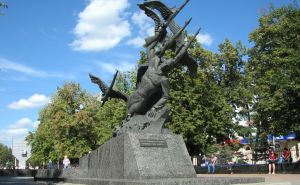 Луганские предприятия отреставрировали 35 обелисков, посвященных Великой Отечественной войне