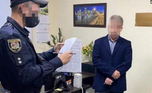 Высокопоставленного чиновника поймали на взятке в Луганской области. ФОТО