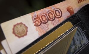 В Луганске размер средней зарплаты составит 15560 рублей с 1 января 2021 года