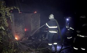 В центре Луганска в результате пожара в жилом доме: один человек погиб, один госпитализирован в тяжелом состоянии