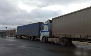 Скандал вокруг КПВВ «Счастье» вспыхнул с новой силой: Украина не пускает обратно пустые грузовики гуманитарной миссии