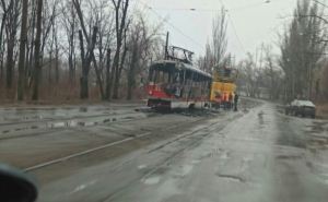 В Донецке утром сгорел трамвай. ФОТО