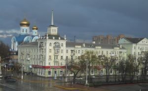 В Луганске прошел сильный дождь с грозой. ФОТО