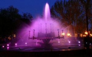 Завтра в Луганске включат фонтаны