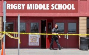 Шестиклассница открыла стрельбу из пистолета в школе: трое пострадавших. ФОТО