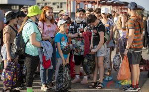 Сто детей бесплатно отправили в Крым из Луганска