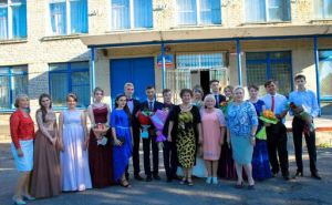 В Луганске разрешили проводить школьные выпускные вечера