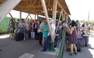Пассажиропоток через КПВВ «Станица Луганская» за неделю остался на прежнем уровне — прошло около 12 тысяч человек