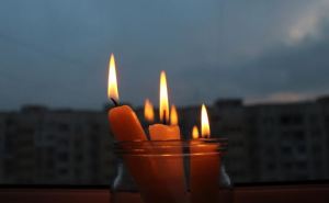 Утренняя гроза оставила без света несколько тысяч жителей Луганщины