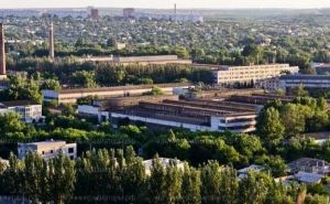Какую зарплату получают рабочие крупнейшего завода Луганска.