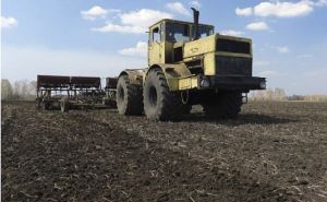 В Луганске выделили почти 24 млн рублей сельхозпроизводителям на картошку, молоко и технику
