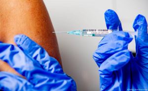 Названы противопоказания к вакцинации от коронавирусной инфекции
