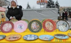 Мэрия Луганска приглашает всех на большую Новогоднюю ярмарку 25 декабря
