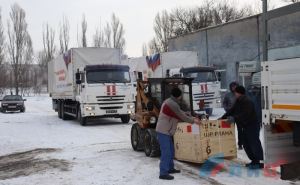 В Луганске разгрузили автомобили 105-го гуманитарного конвоя МЧС РФ. Что привезли