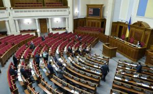 Верховная Рада Украины проголосовала за введение военного положения на всей территории страны