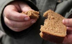 В Украине начали выдавать хлеб по талонам